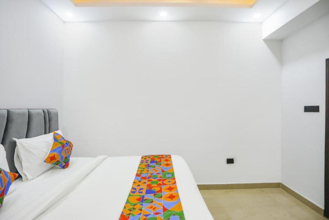 Hotel The Rasa At Vasundhara Ghaziabad Eksteriør billede